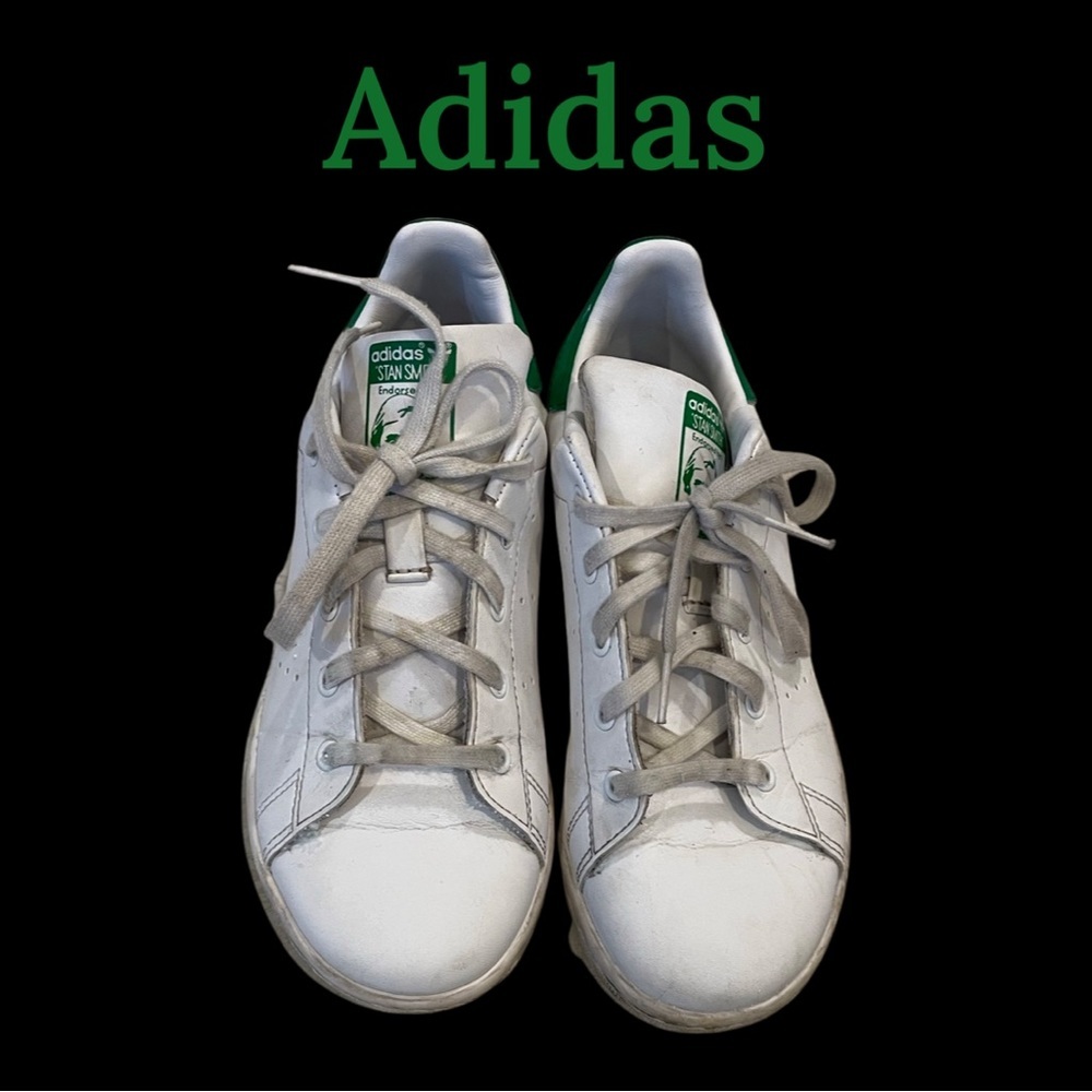 Boys  Adidas Stan Smith Tennis Shoes size 2